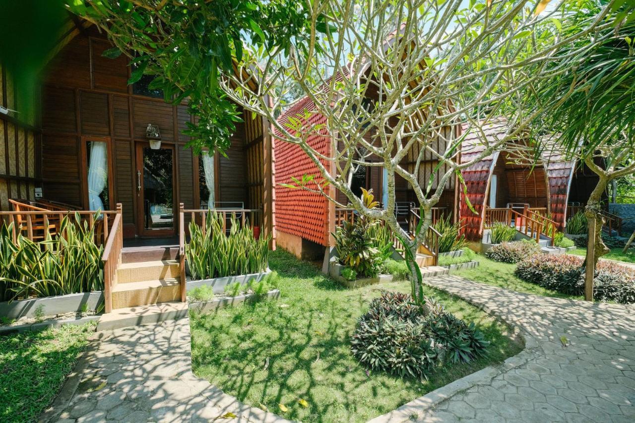 Adi Bungalow Nusa Penida Redpartner Ped Exterior photo